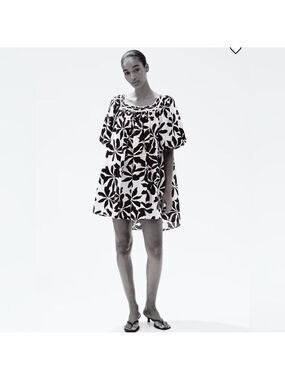 BALLOON-SLEEVED TUNIC DRESS